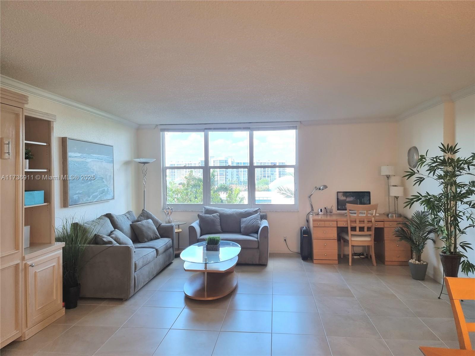 WAVE CONDO - Residential Lease