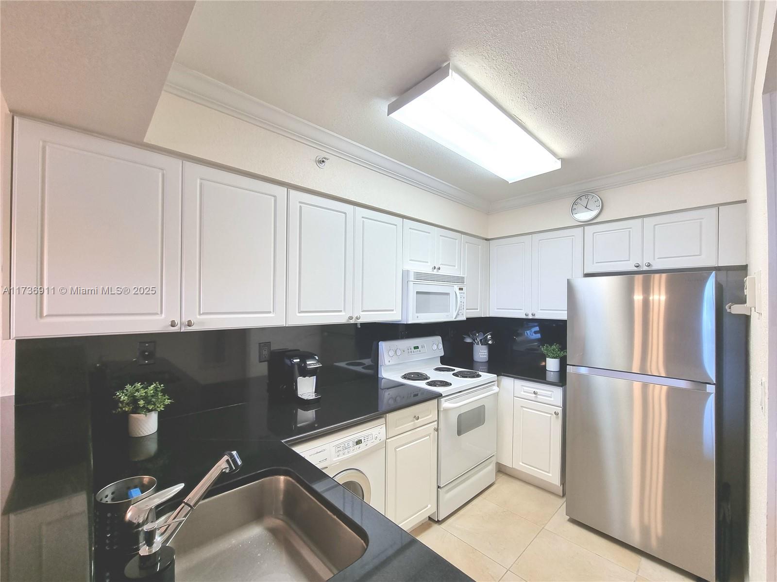 WAVE CONDO - Residential Lease