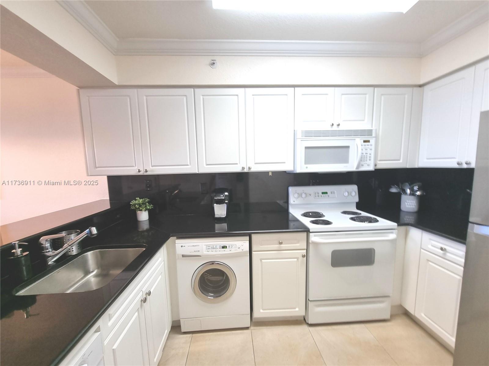 WAVE CONDO - Residential Lease