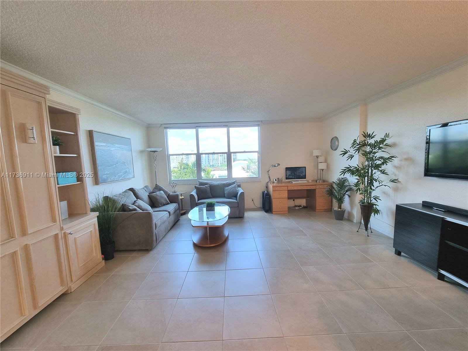 WAVE CONDO - Residential Lease