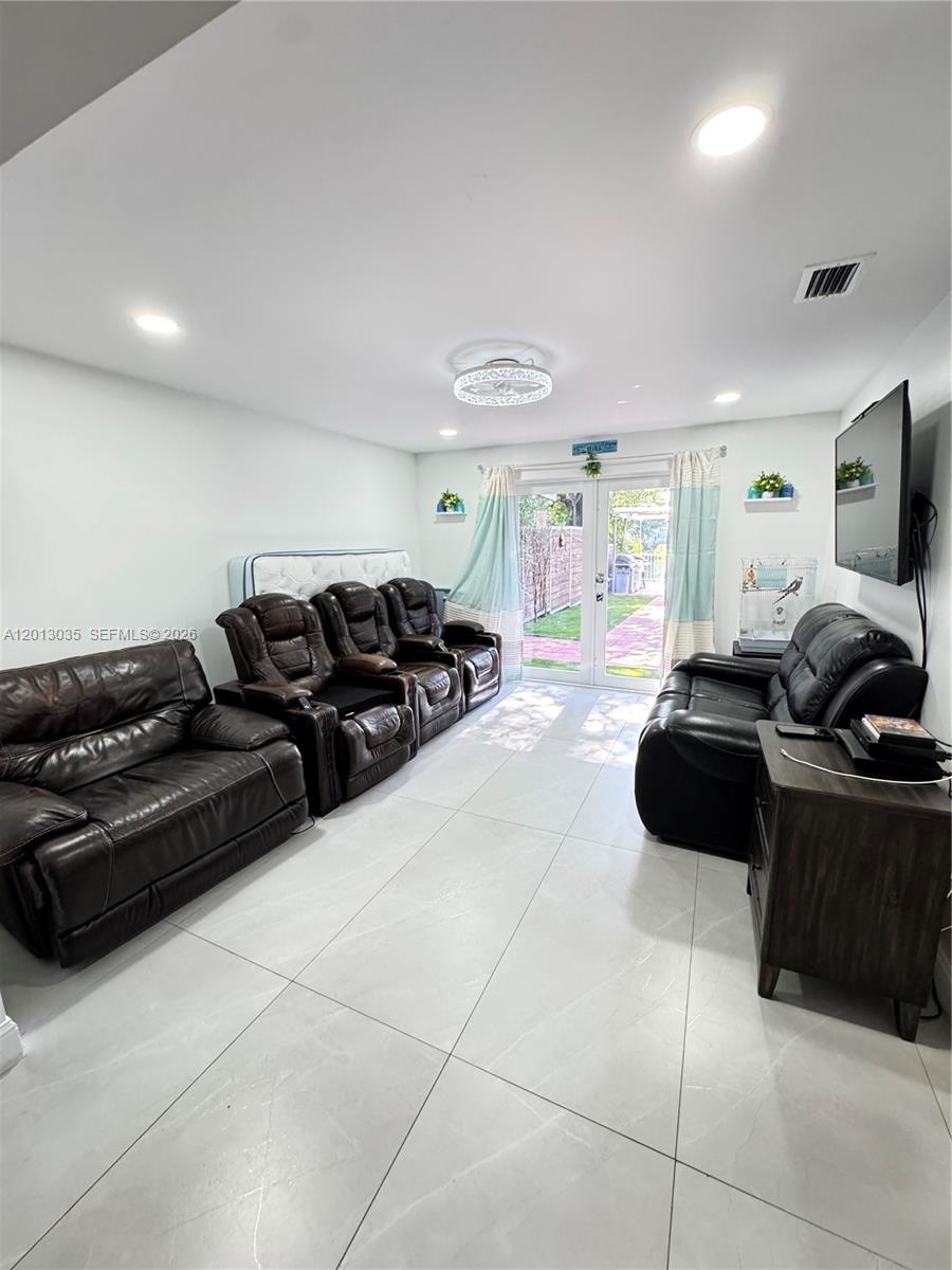 LAKE ORLEANS WEST - Residential