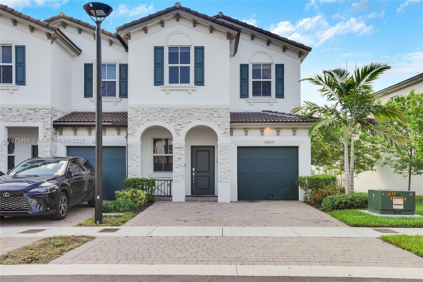 **Stunning Move-In Ready Townhouse on Corner Lot**
This beautiful townhouse offers 1,827 sq ft of living space on a desirable corner lot. Featuring an open kitchen with stainless steel appliances, a private patio, and an enclosed garage, this home is perfect for modern living.
With three bedrooms and two and a half baths, including a primary suite with a walk-in closet and luxurious shower, comfort is prioritized.
Located in the Westview community, enjoy resort-style amenities like a clubhouse, pool, fitness center, kids' playground, and dog park. Don’t miss out—schedule your showing today!
Repriced to sell of February 21,2026. Motivated seller- bring your offers!
