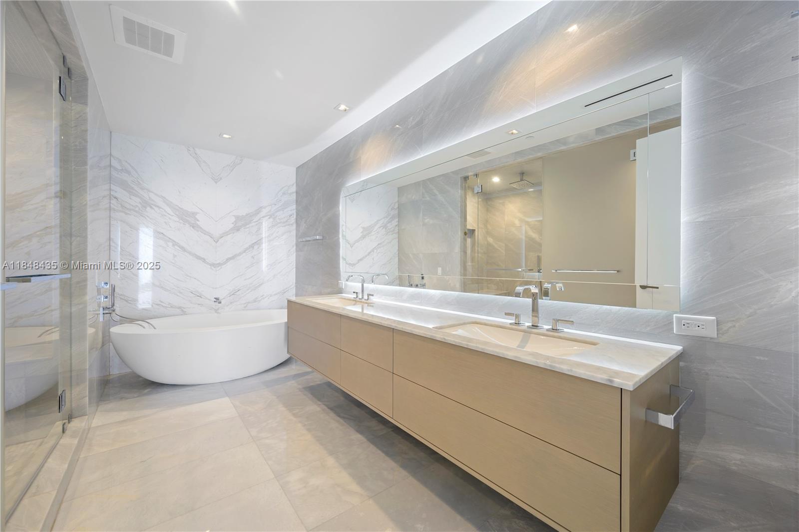 NORTH BISCAYNE BEACH AMEN - Residential