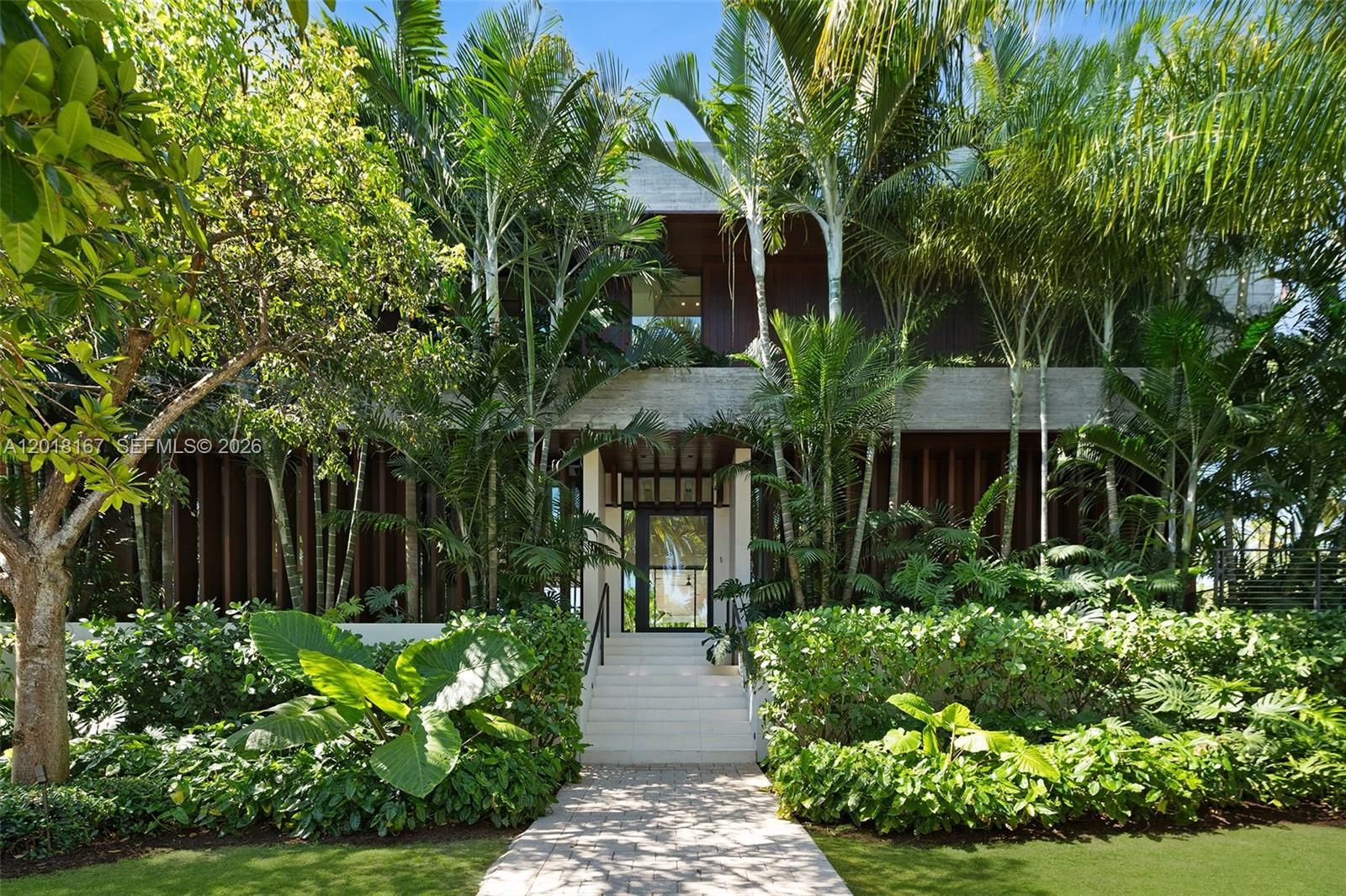 SUNSET ISLANDS-ISLAND NO 3 - Residential