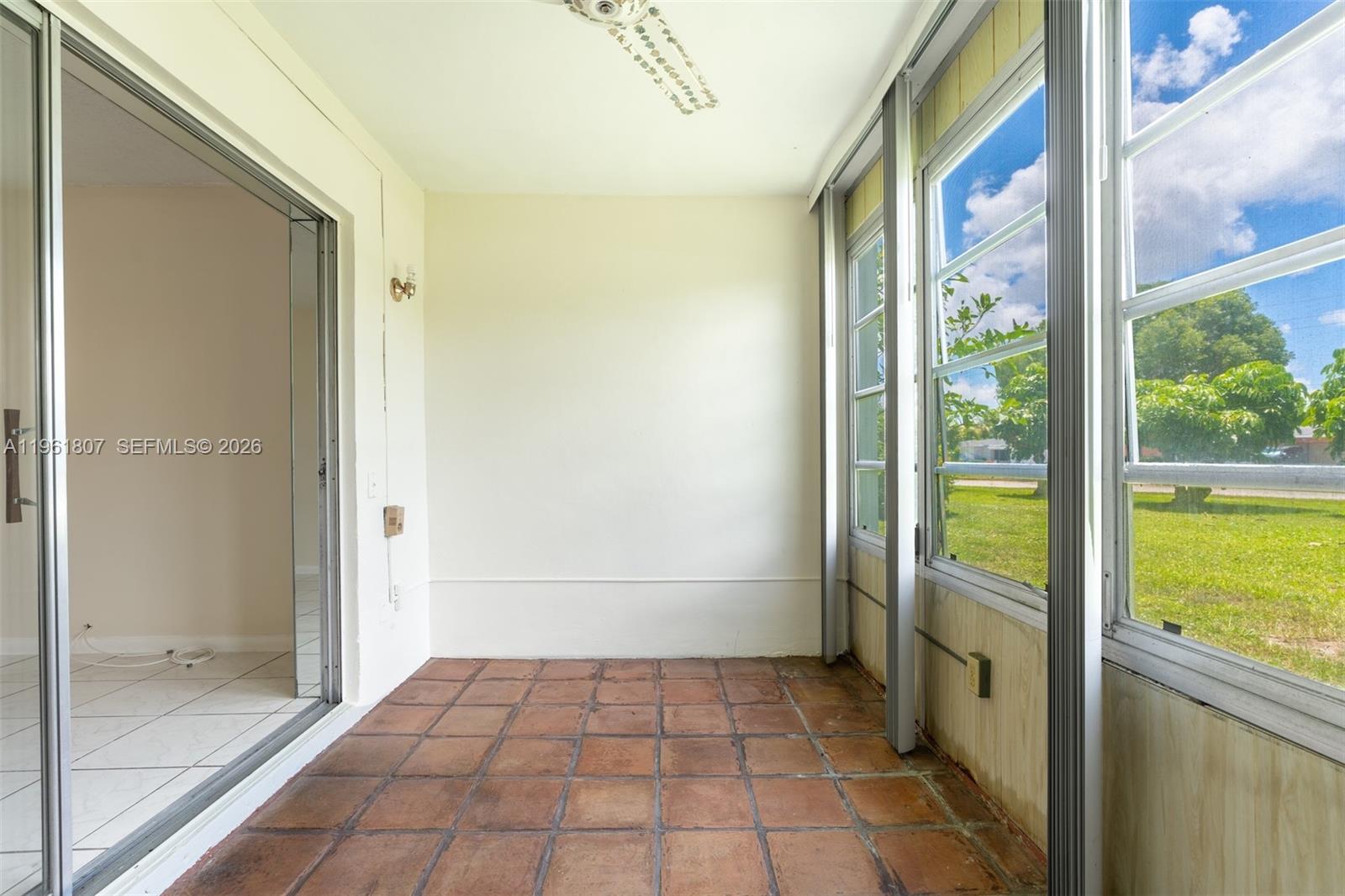 ORIOLE GOLF & TENNIS CLUB - Residential