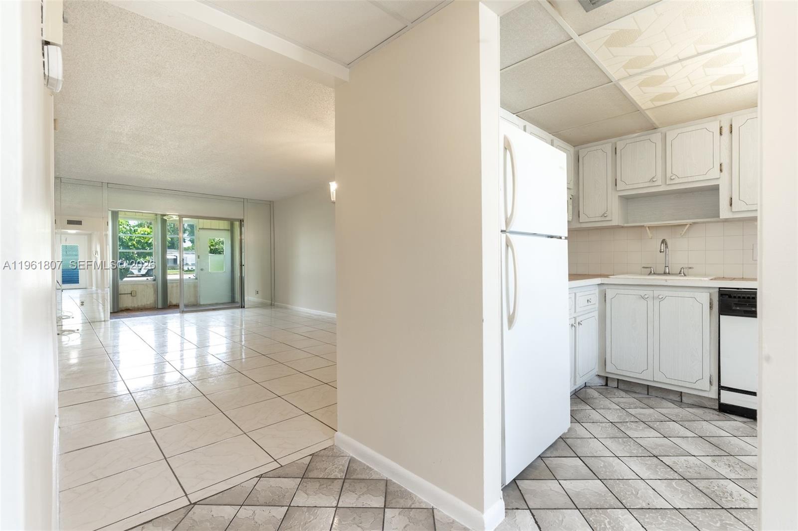 ORIOLE GOLF & TENNIS CLUB - Residential
