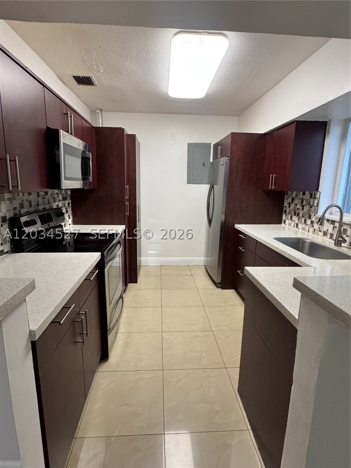 BEACON MANOR - Residential Lease