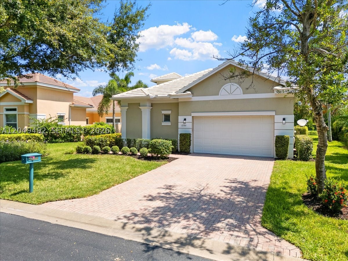 RIVERWIND PHASE ONE SUB - Residential
