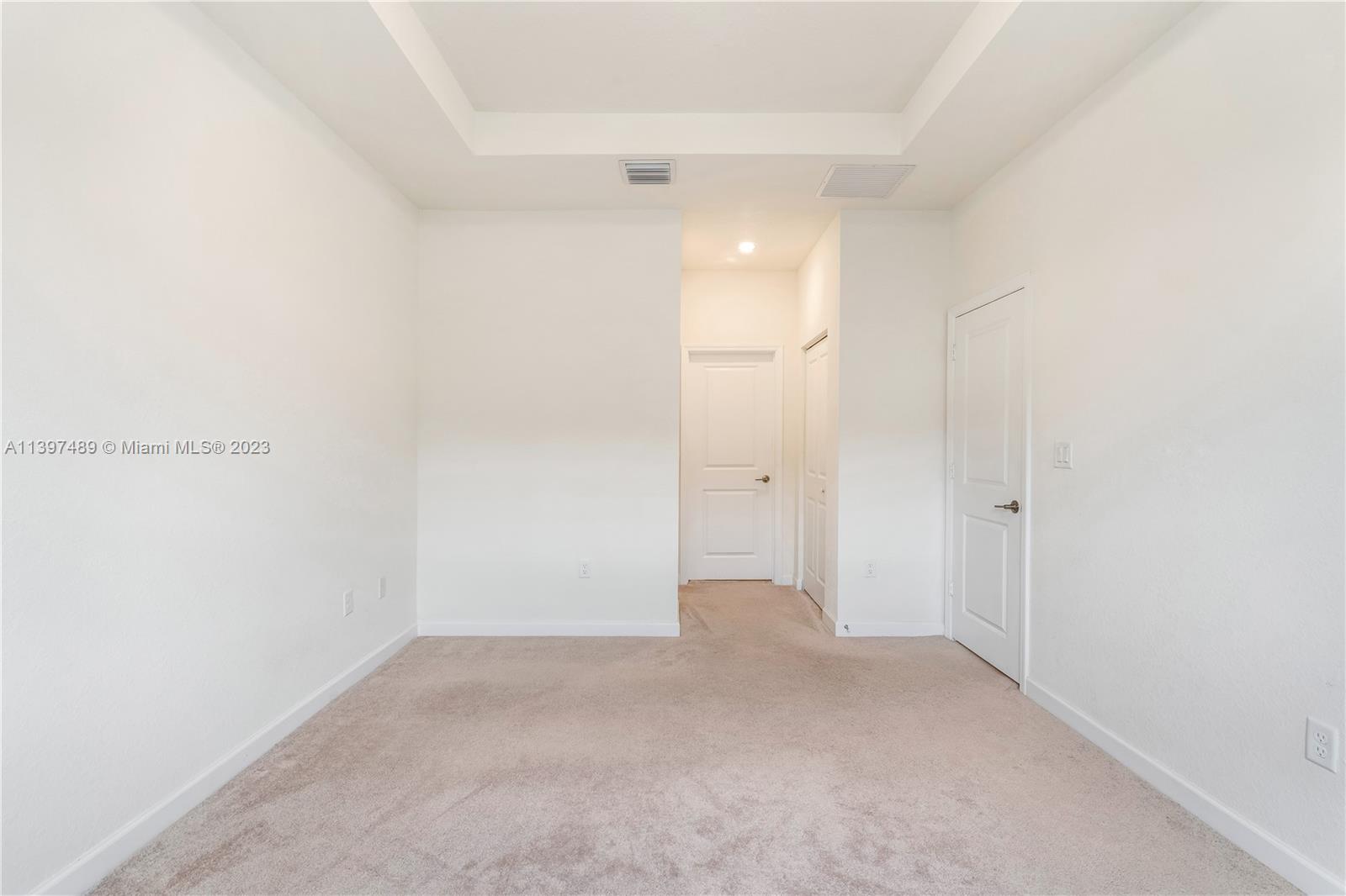 AQUABELLA NORTH REPLAT - Residential Lease