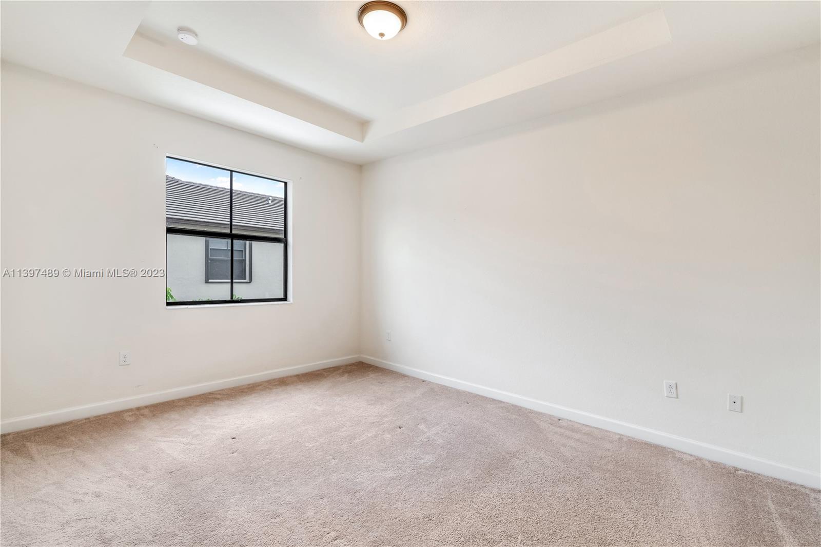 AQUABELLA NORTH REPLAT - Residential Lease