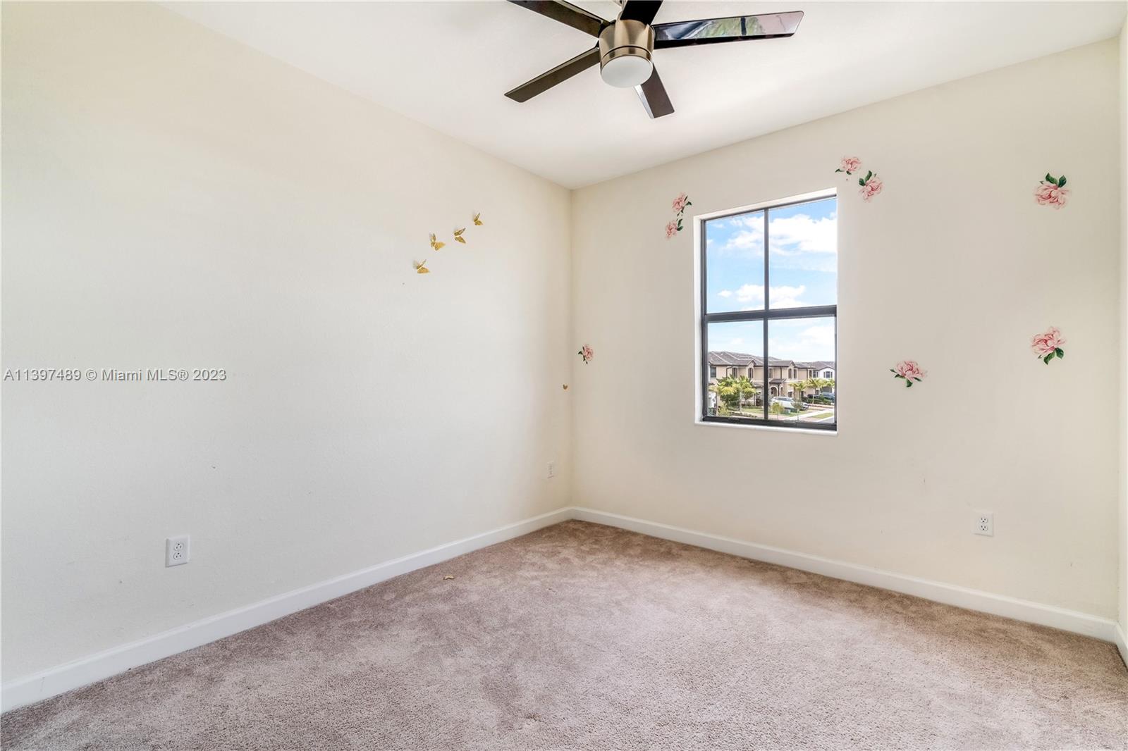 AQUABELLA NORTH REPLAT - Residential Lease