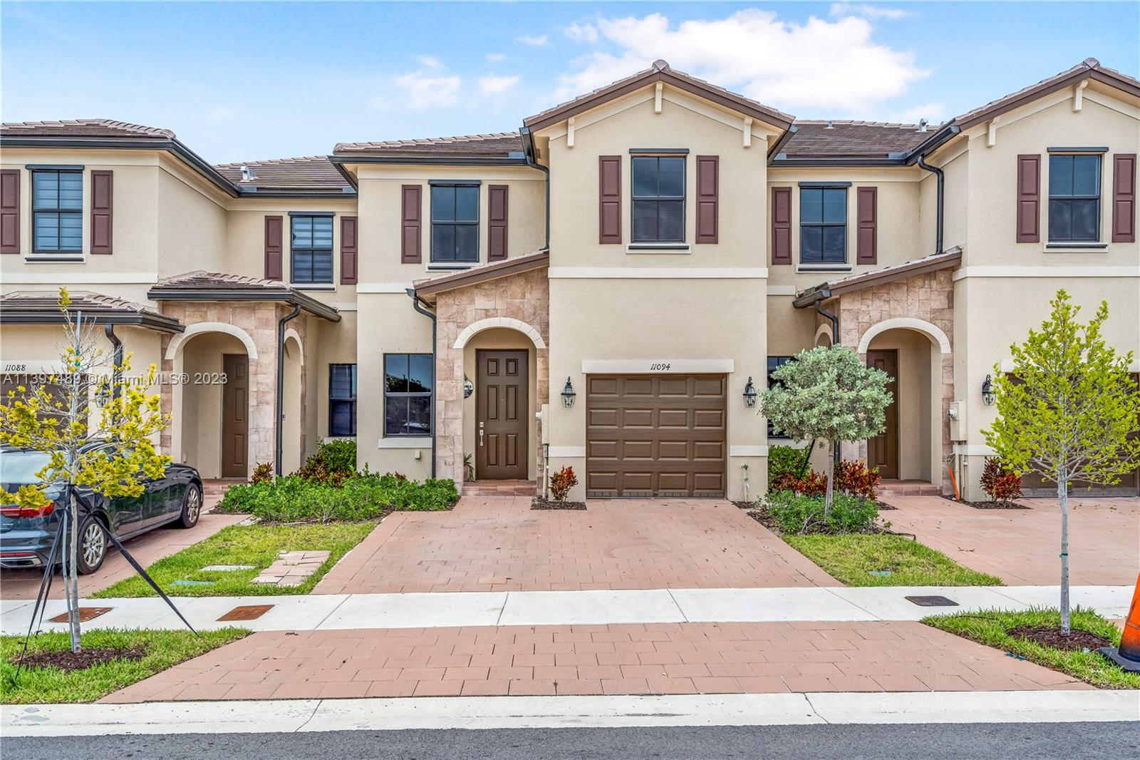 AQUABELLA NORTH REPLAT - Residential Lease