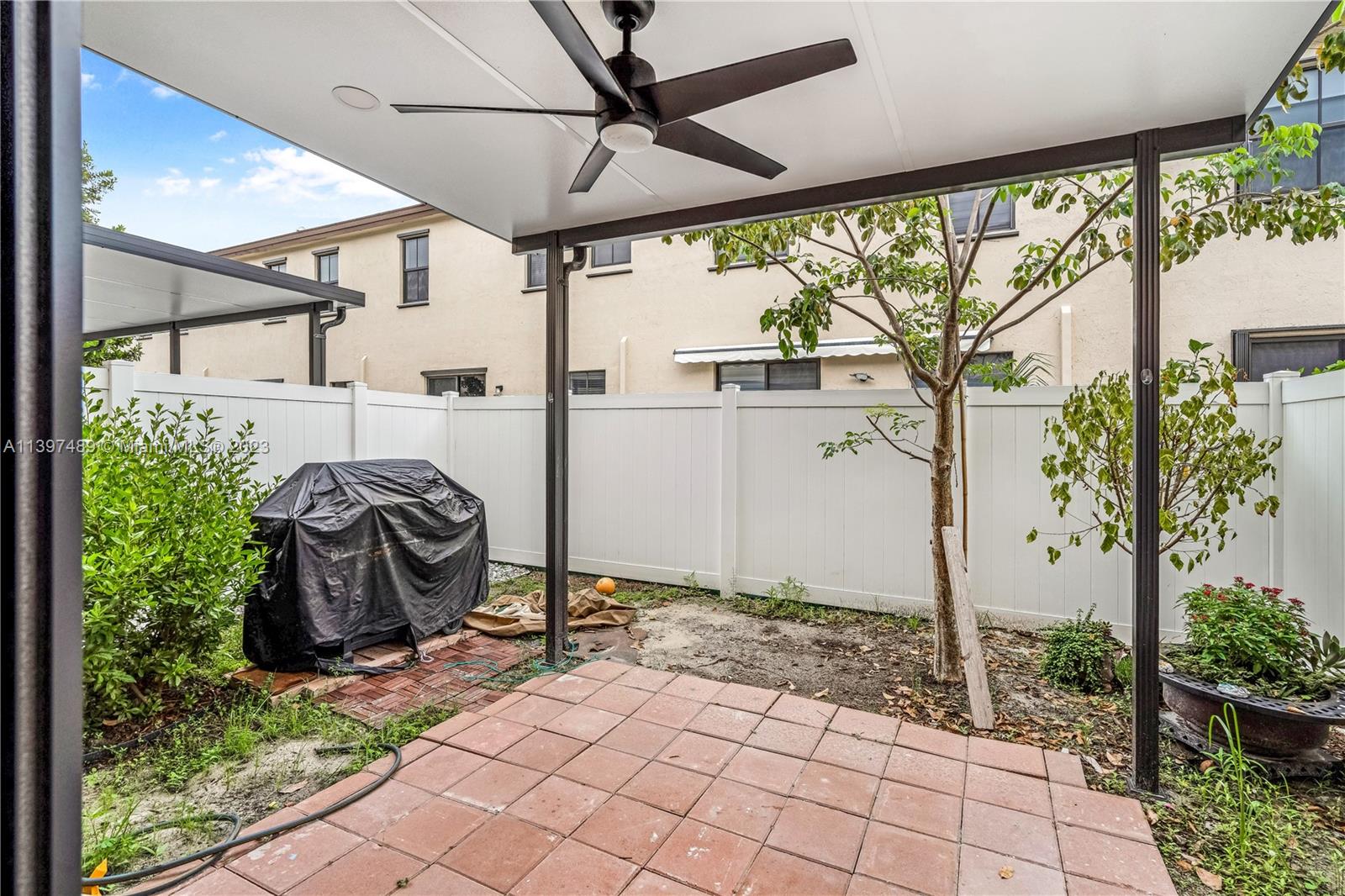 AQUABELLA NORTH REPLAT - Residential Lease