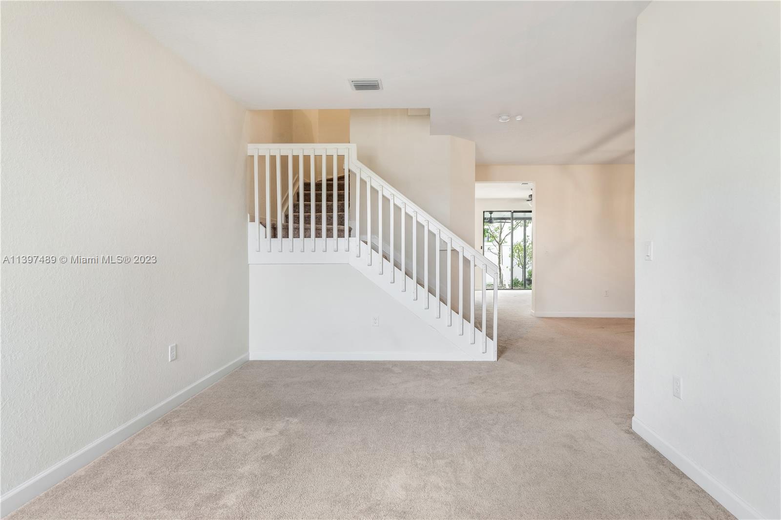 AQUABELLA NORTH REPLAT - Residential Lease