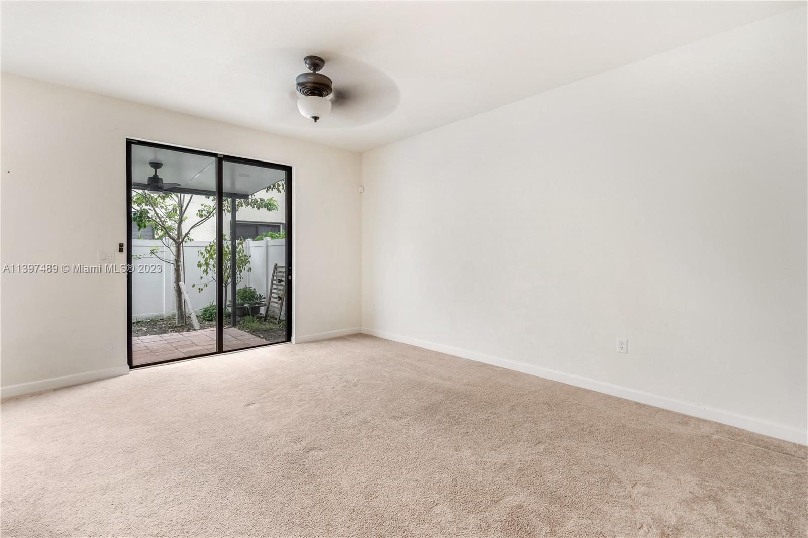 AQUABELLA NORTH REPLAT - Residential Lease