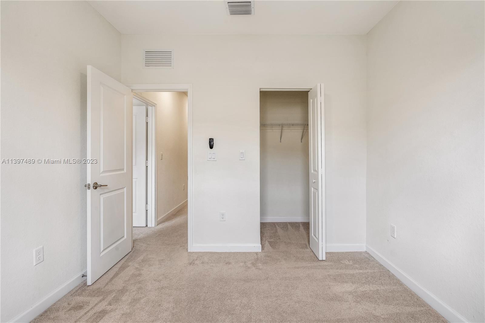 AQUABELLA NORTH REPLAT - Residential Lease
