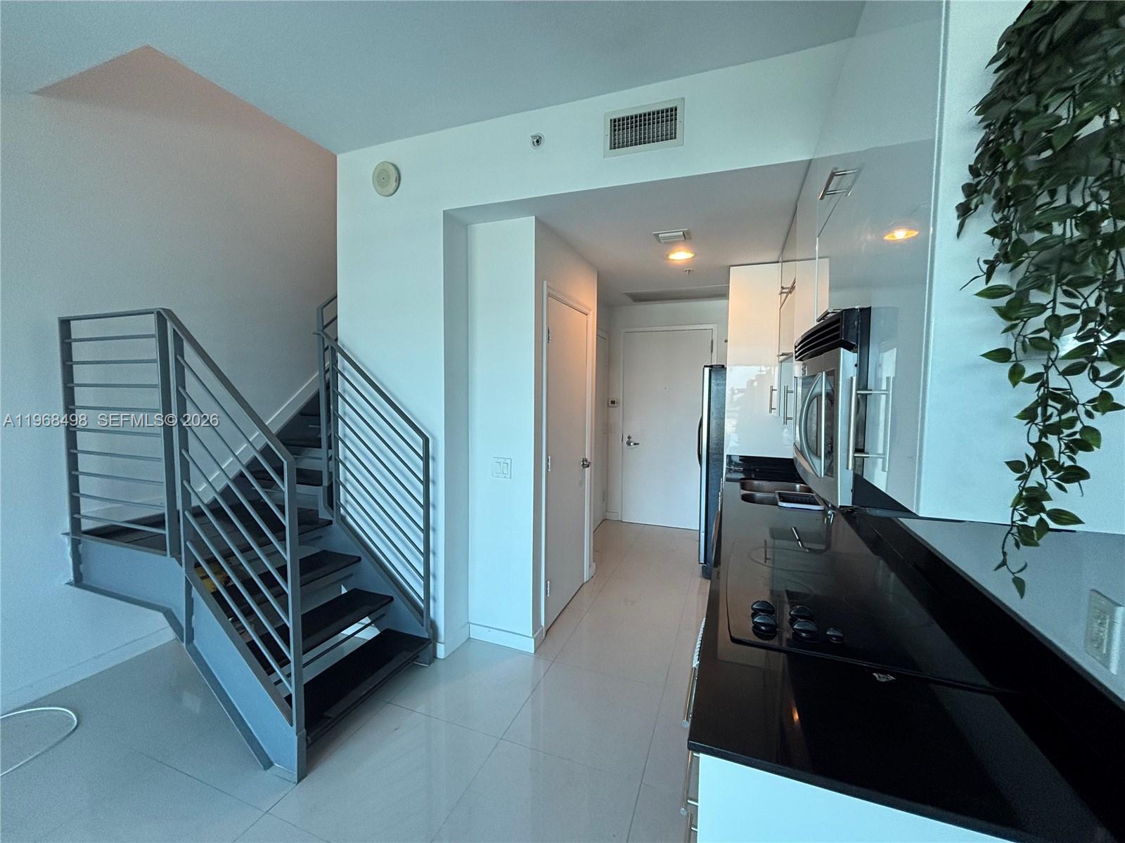 Amazing 1 bedroom + 1.5 Baths Loft style unit on Brickell. It features stainless steel appliances, porcelain floors and wood on the staircase. Amenities include a pool, gym, valet and much more. It is within walking distance to restaurants, shops and more!