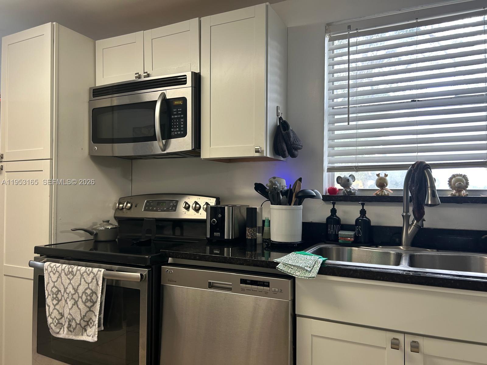 SANDS POINT CONDOMINIUM I - Residential