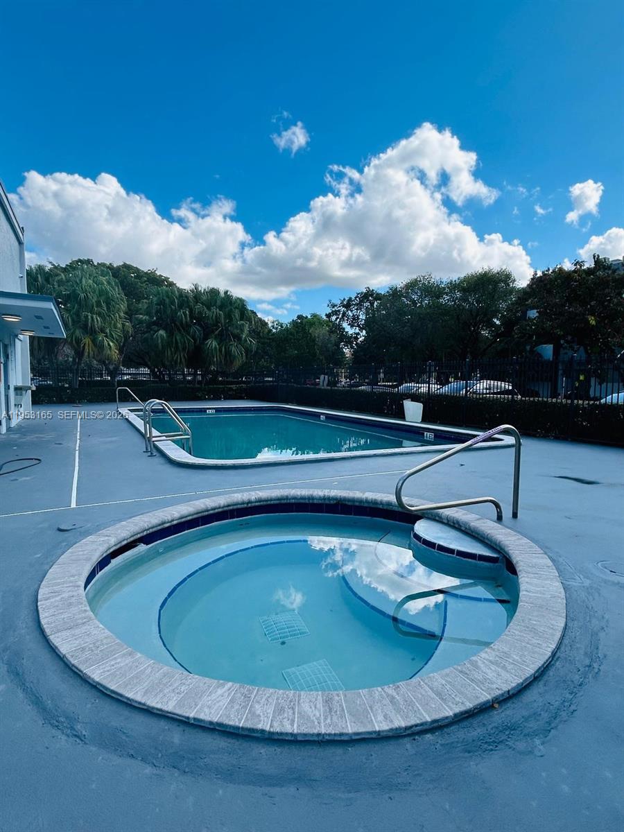 SANDS POINT CONDOMINIUM I - Residential