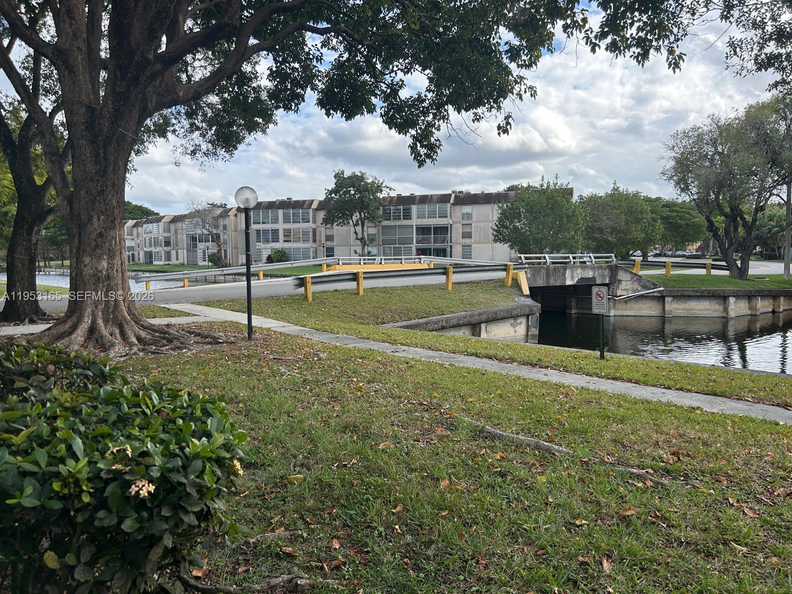 SANDS POINT CONDOMINIUM I - Residential
