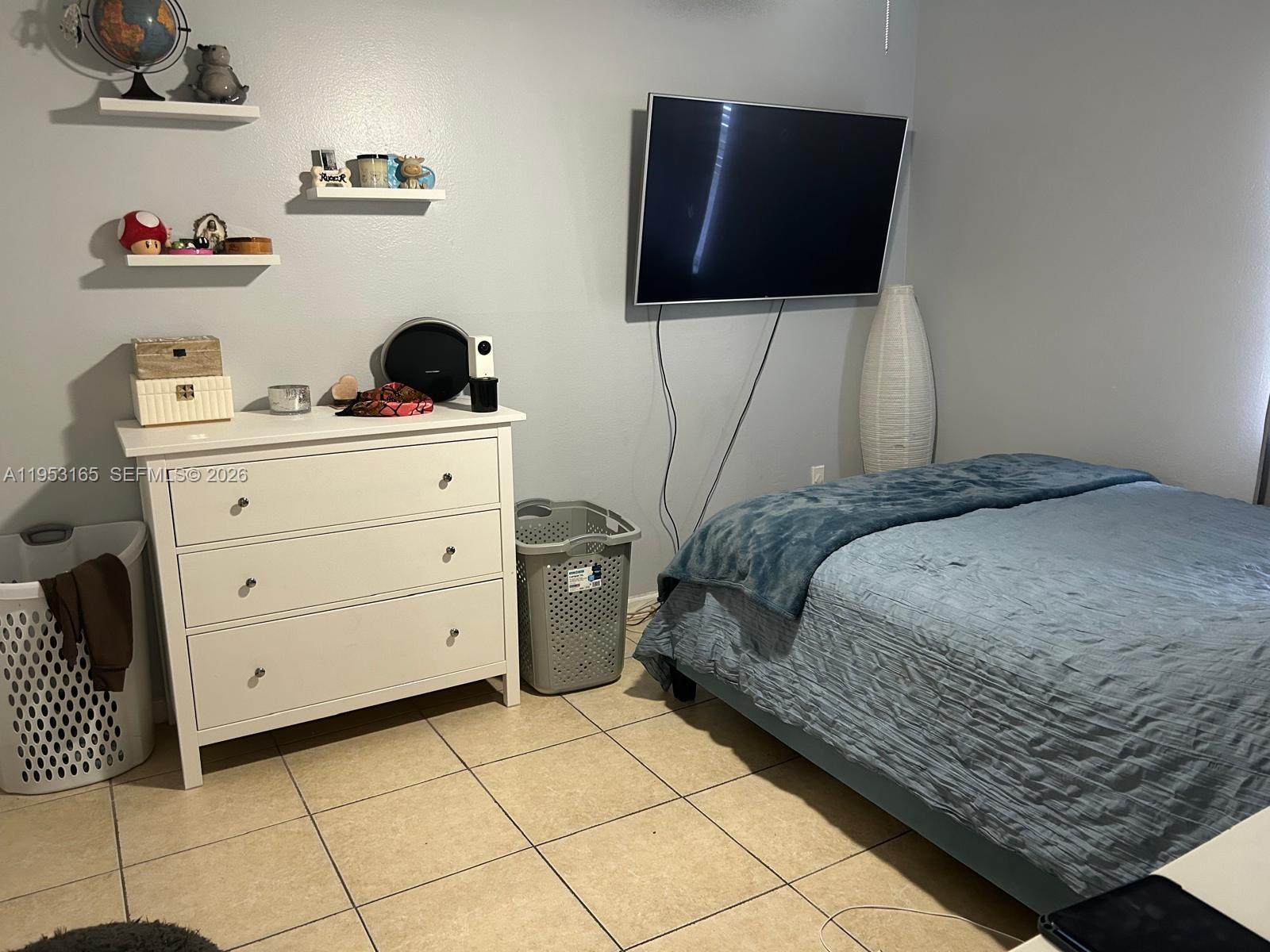 SANDS POINT CONDOMINIUM I - Residential