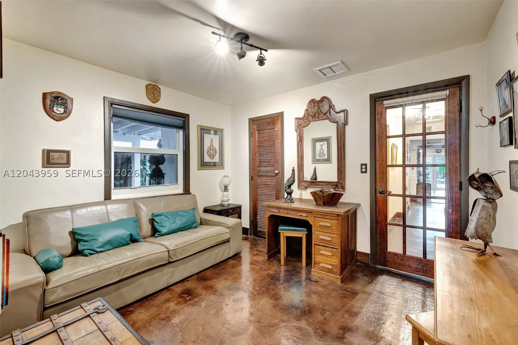 OAKLAND PARK - Residential Income