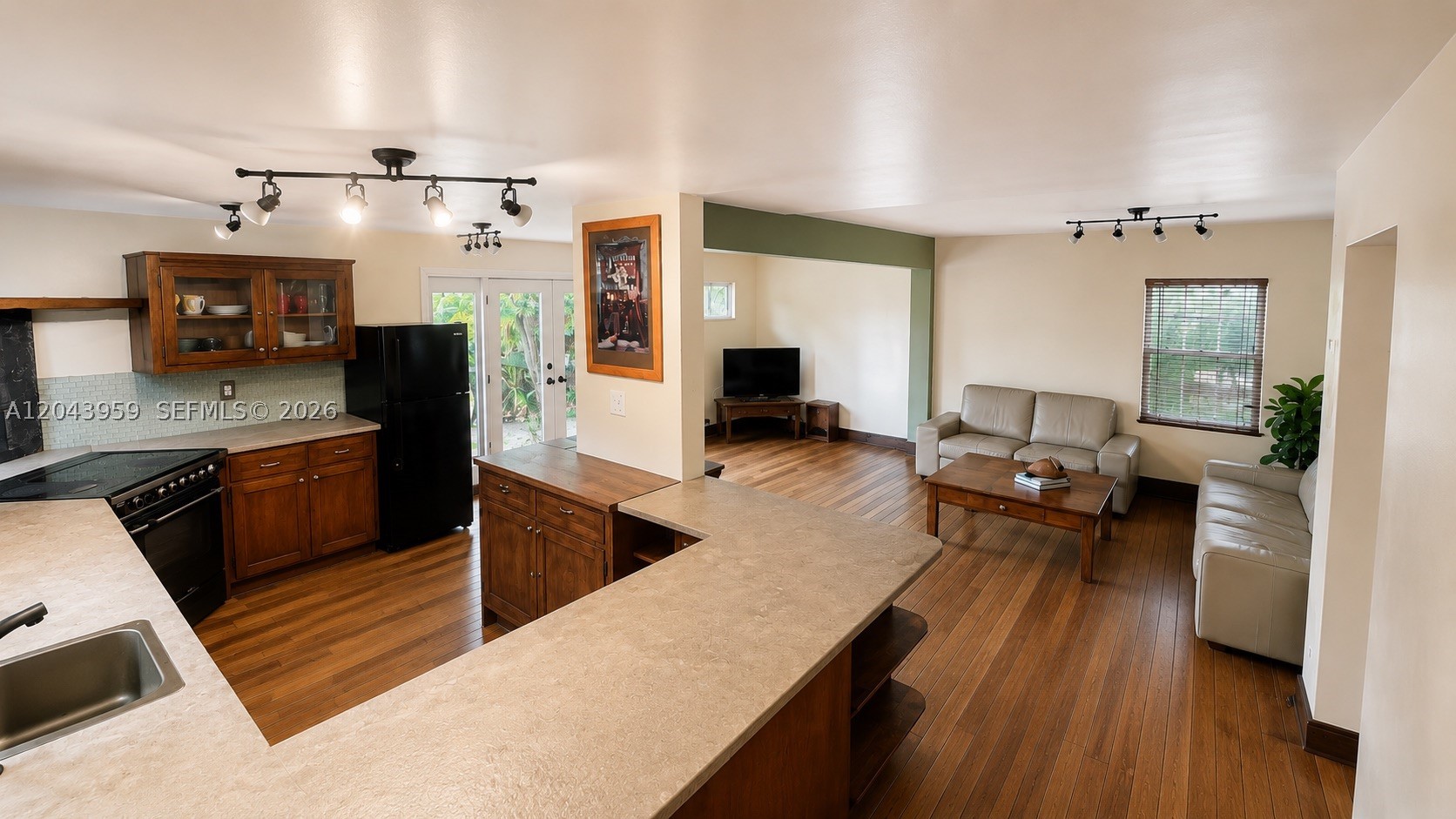 OAKLAND PARK - Residential Income