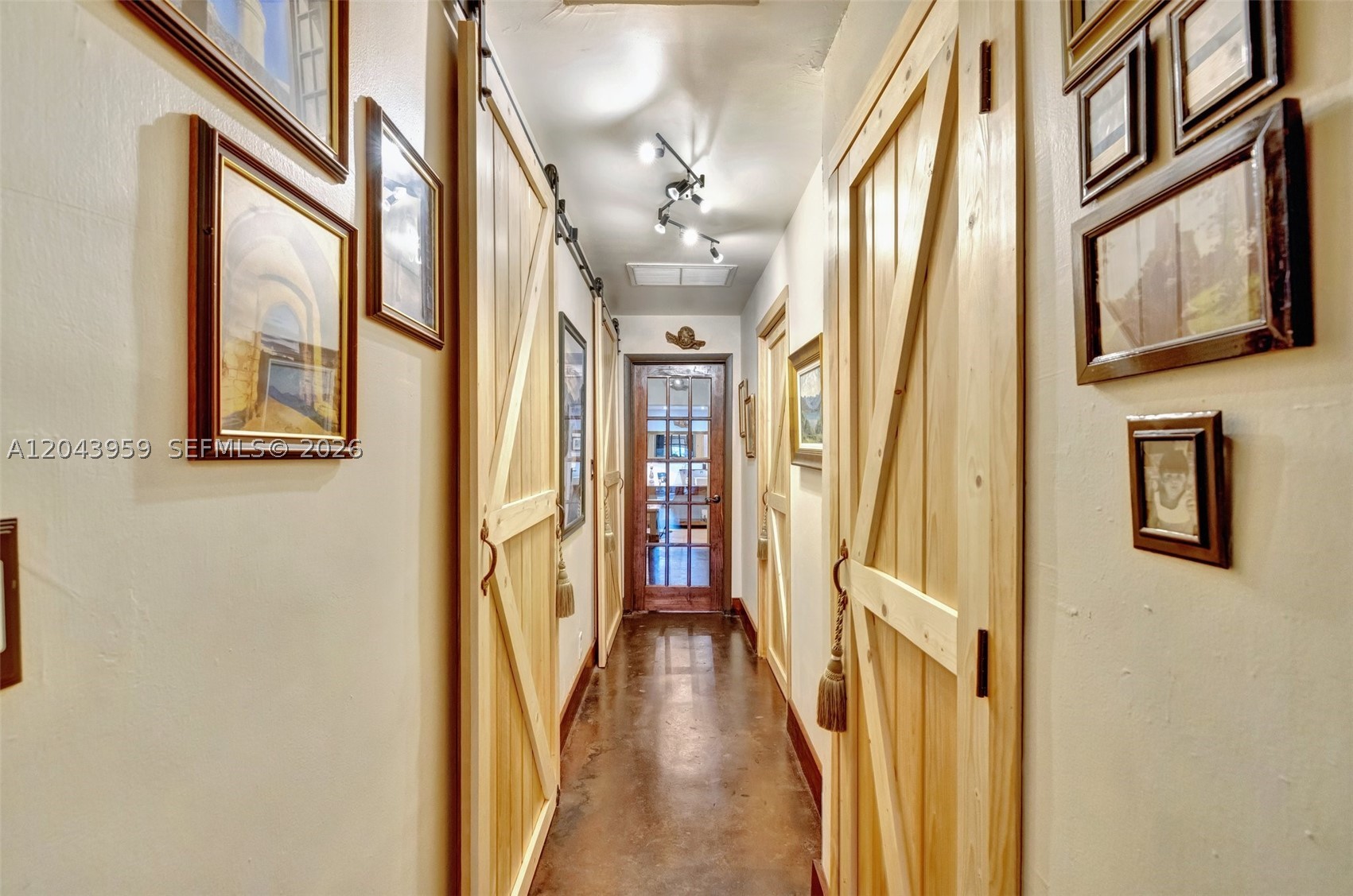 OAKLAND PARK - Residential Income