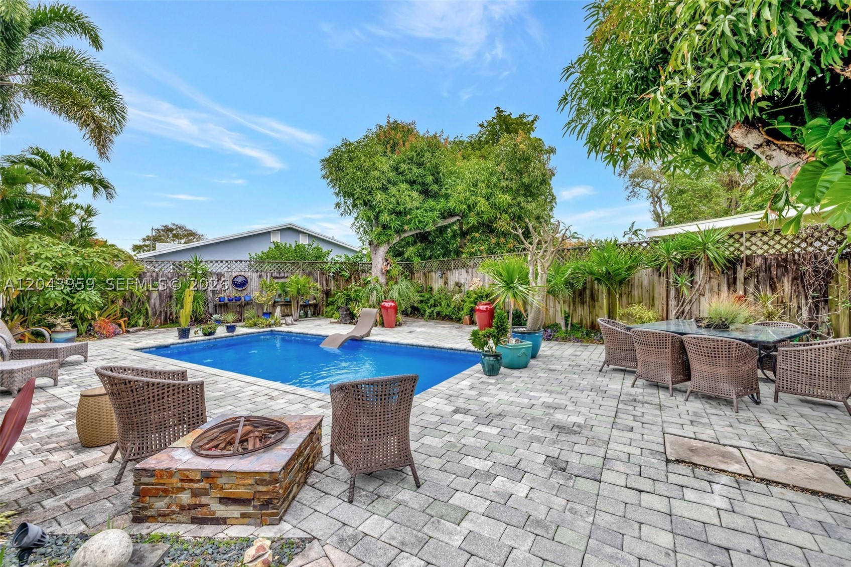 OAKLAND PARK - Residential Income