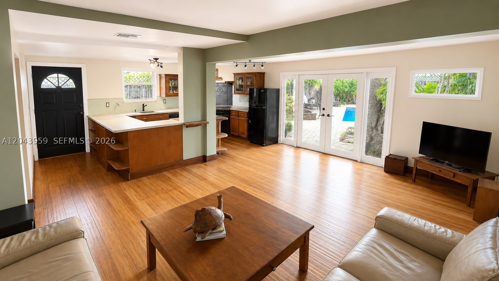 OAKLAND PARK - Residential Income