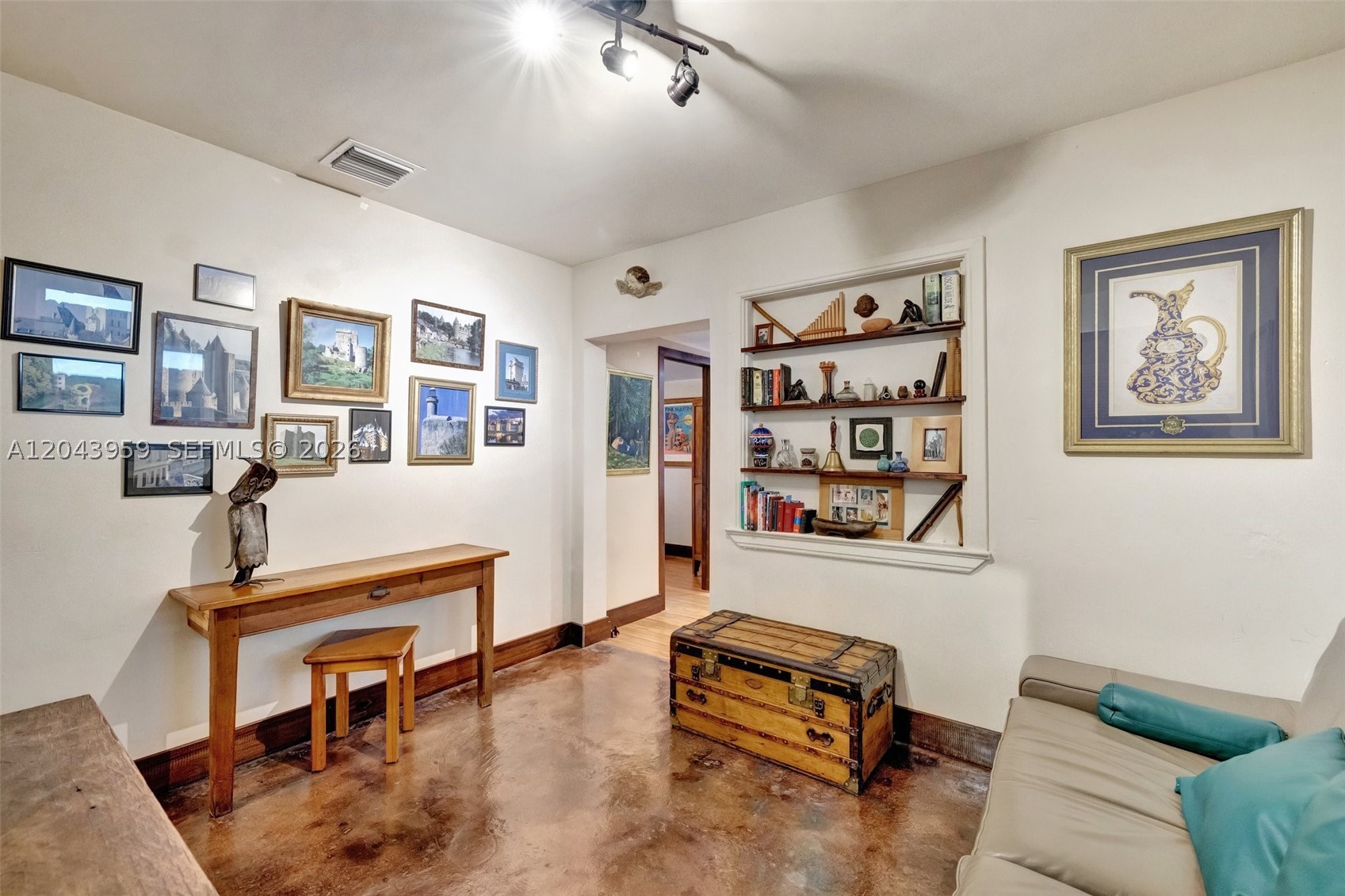 OAKLAND PARK - Residential Income