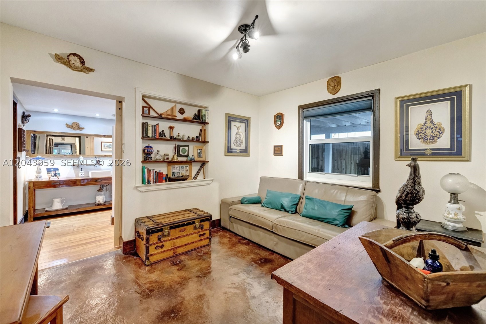 OAKLAND PARK - Residential Income