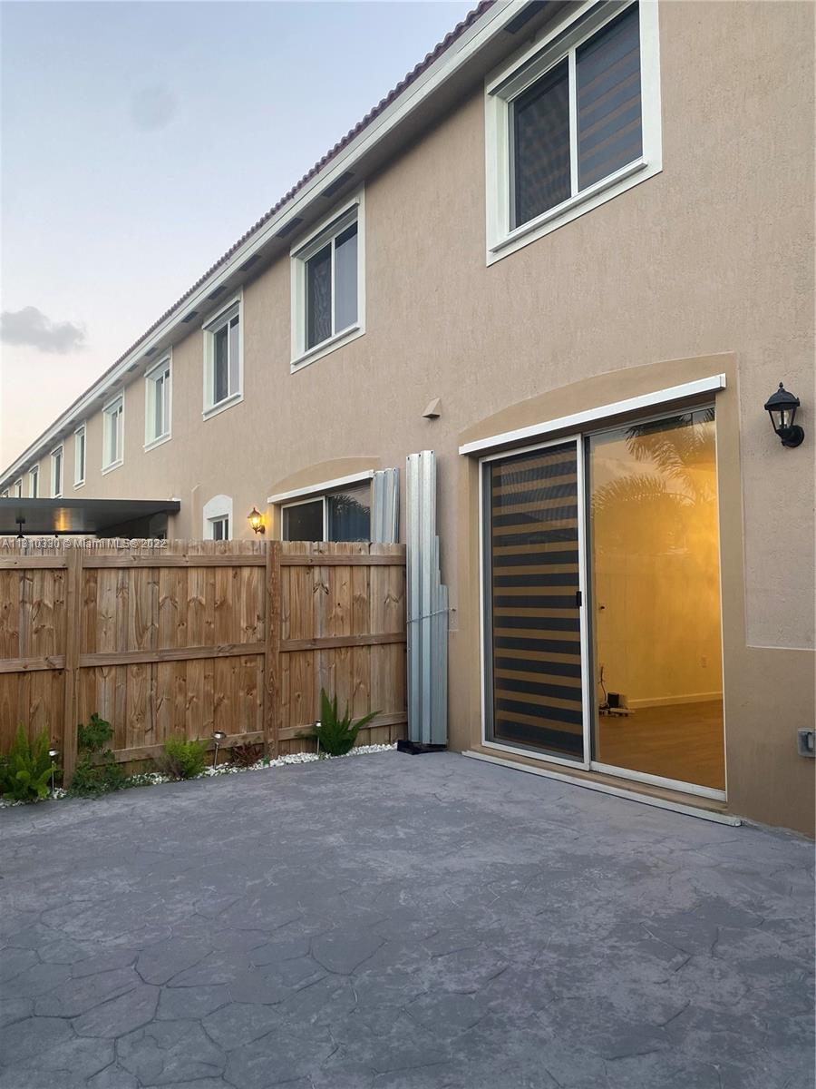 TOWNS AT SEASCAPE - Residential Lease