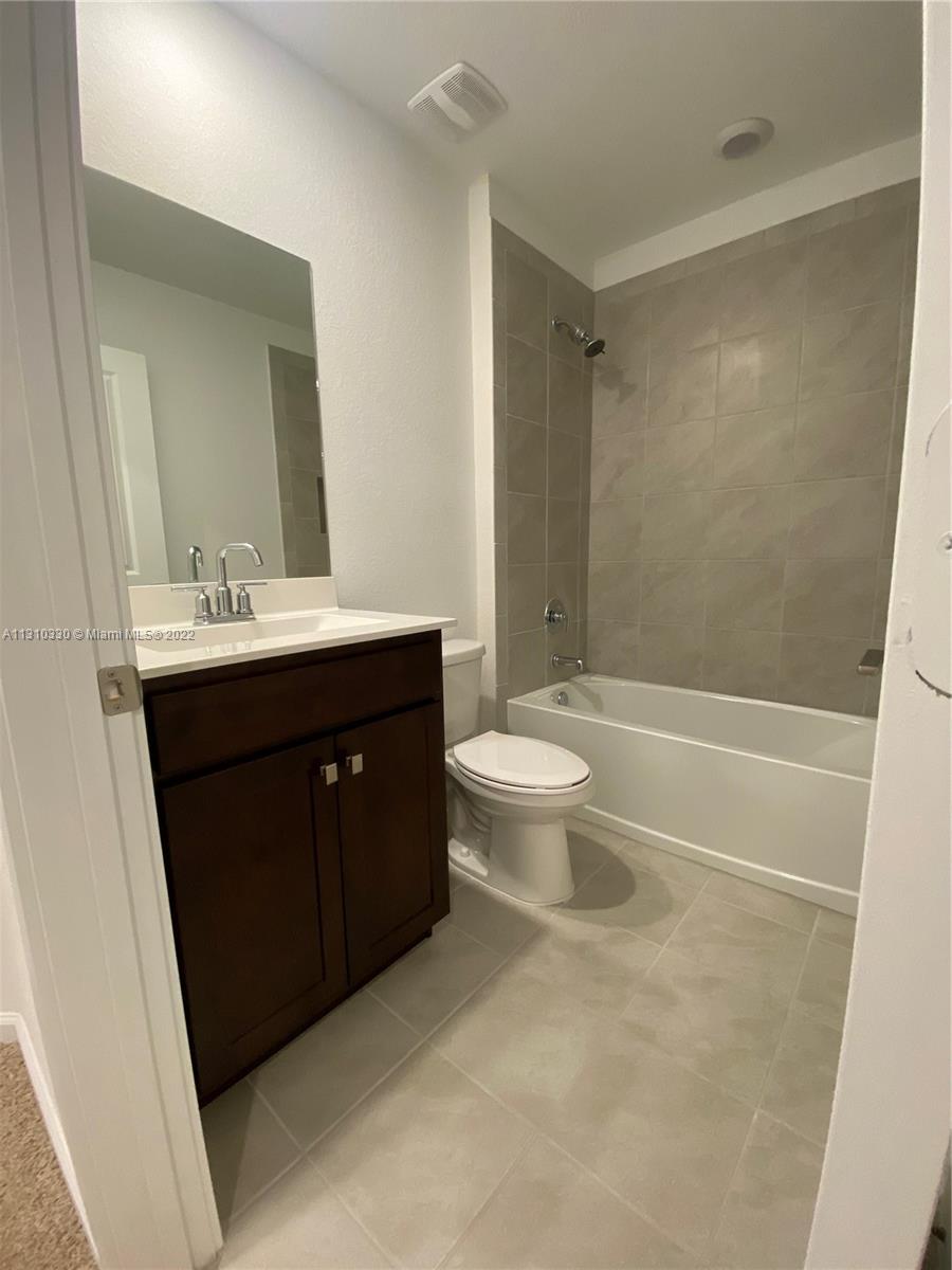TOWNS AT SEASCAPE - Residential Lease