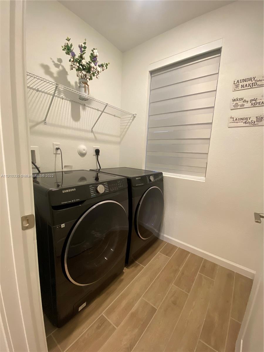 TOWNS AT SEASCAPE - Residential Lease