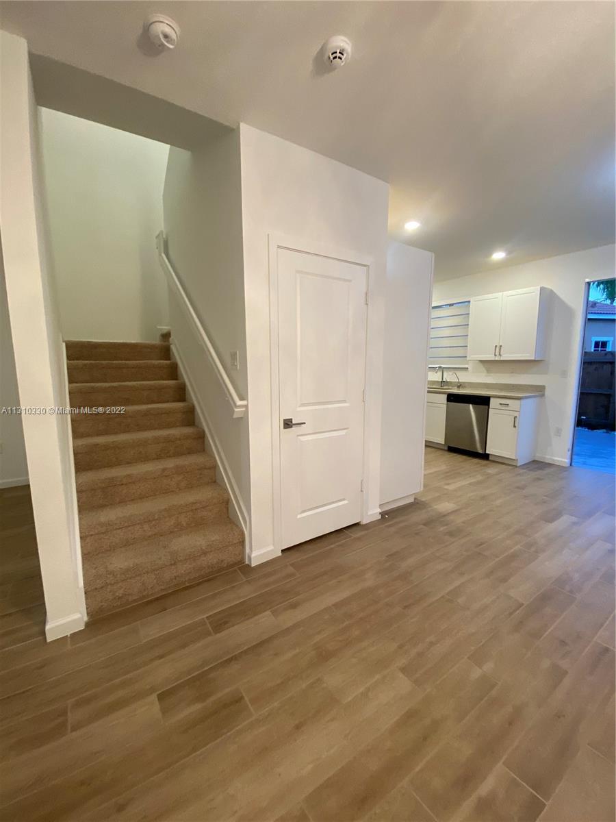 TOWNS AT SEASCAPE - Residential Lease