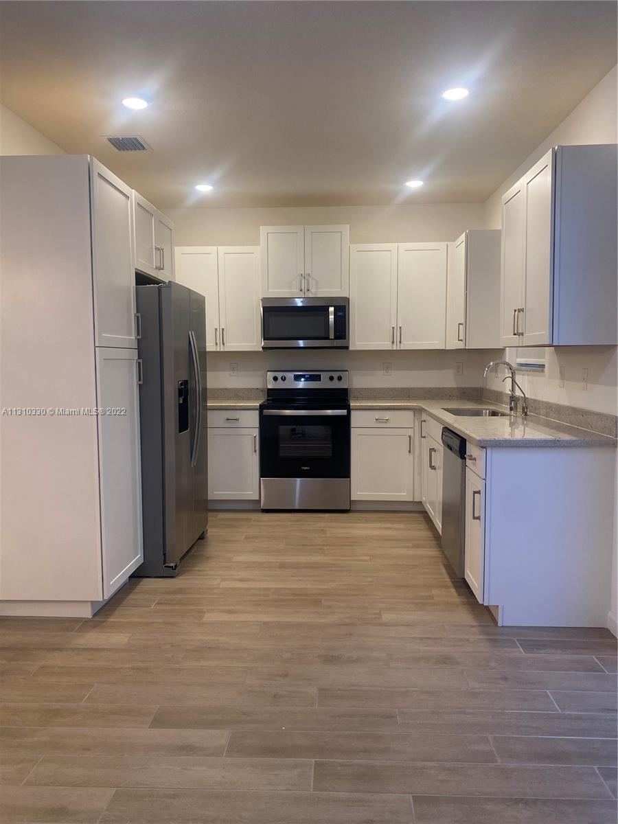 TOWNS AT SEASCAPE - Residential Lease