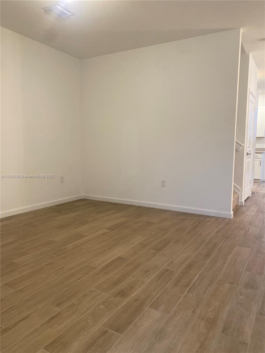 TOWNS AT SEASCAPE - Residential Lease