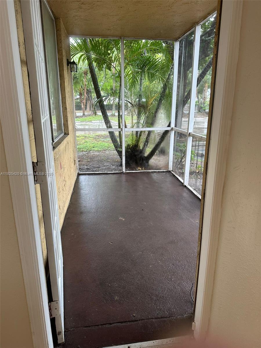 WINDWARD LAKES CONDO - Residential