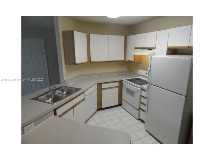 WINDWARD LAKES CONDO - Residential