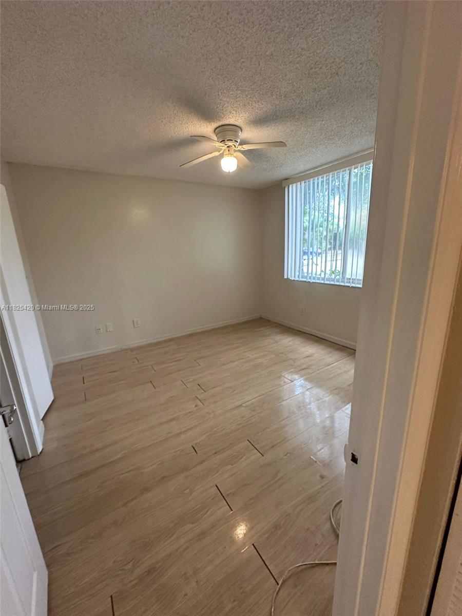 WINDWARD LAKES CONDO - Residential