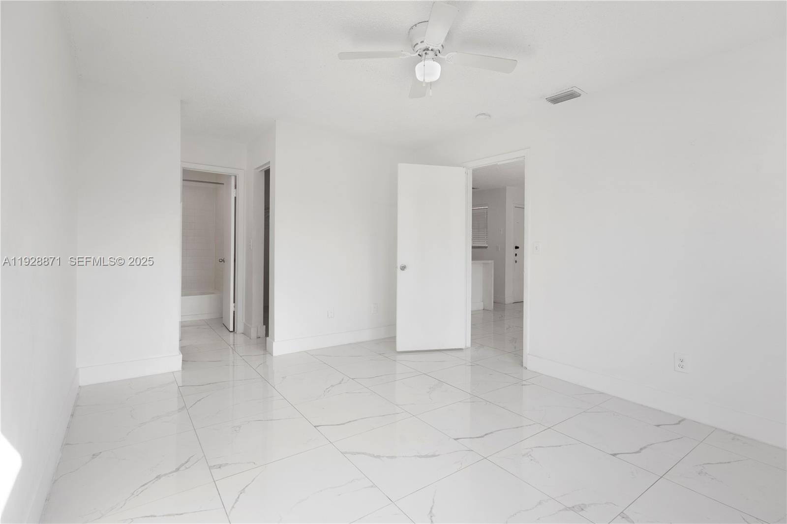 LAGO GRANDE CONDO THREE B - Residential