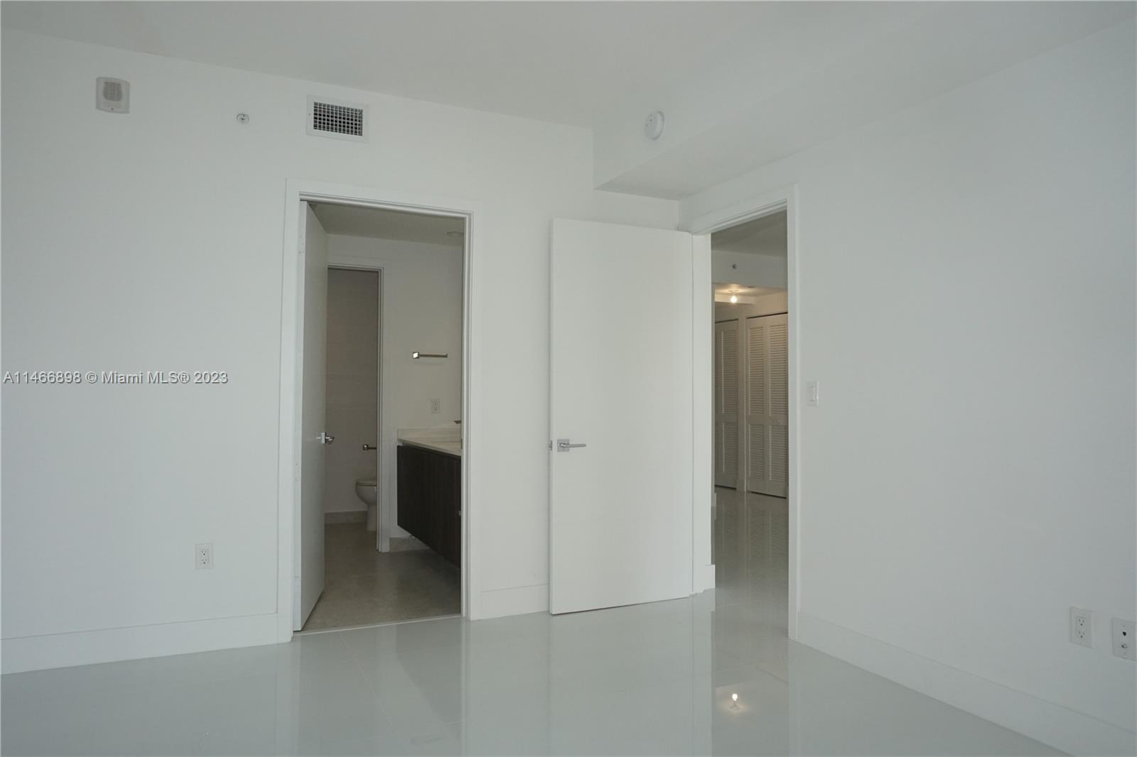 ARIA ON THE BAY - Residential Lease
