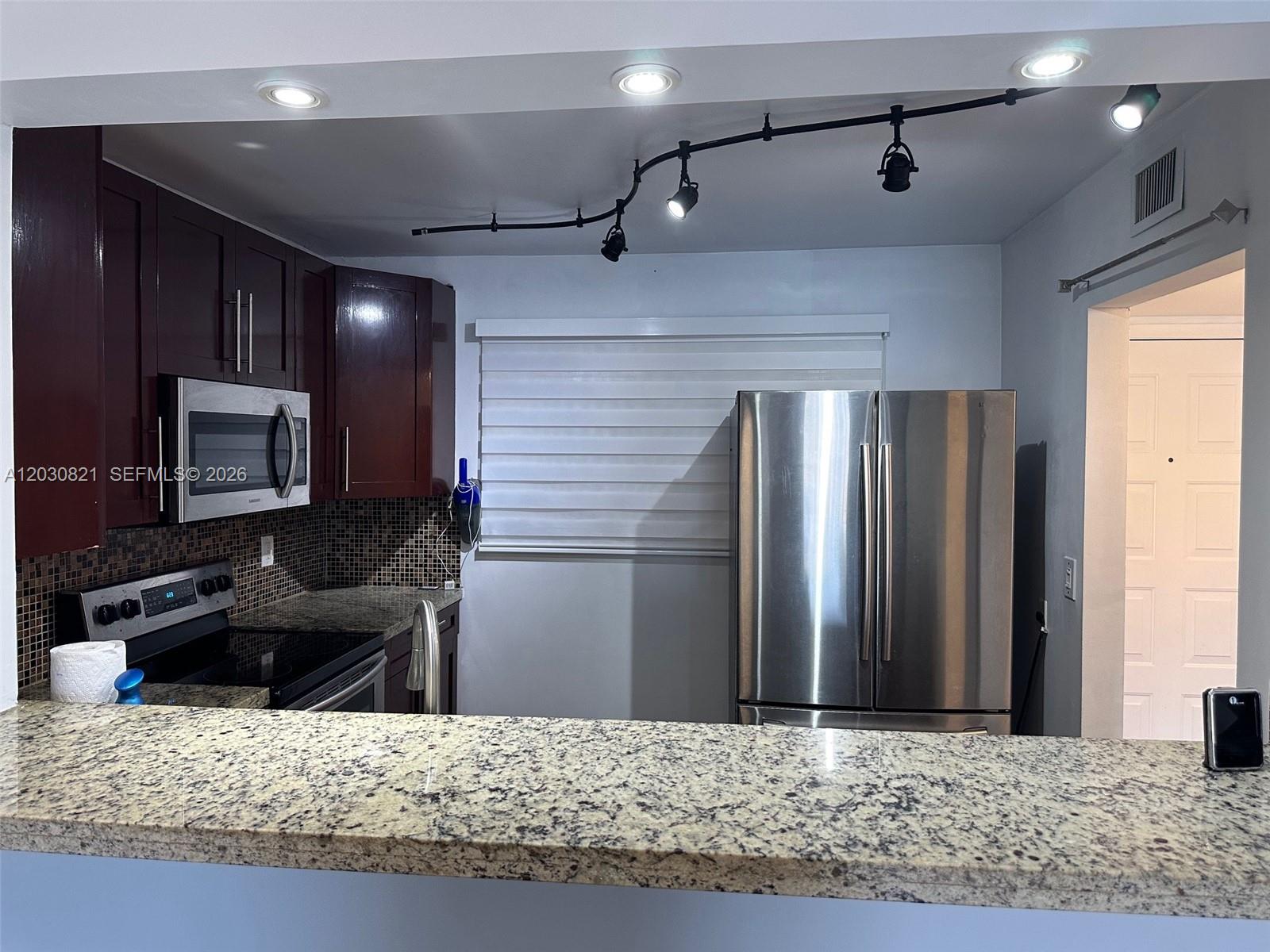 COUNTRY LANE CONDO #2 - Residential Lease
