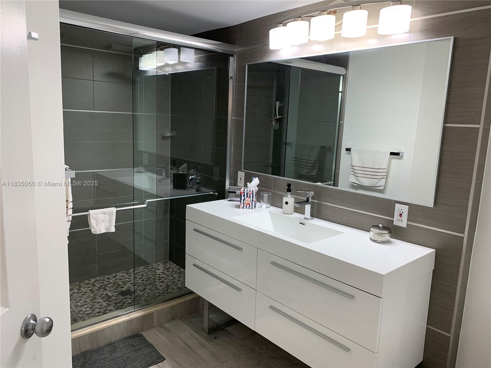 PORTO BELLAGIO CONDO - Residential Lease