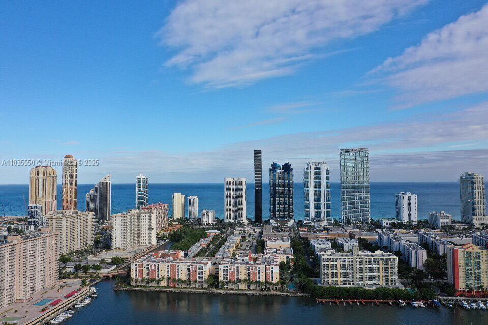 PORTO BELLAGIO CONDO - Residential Lease