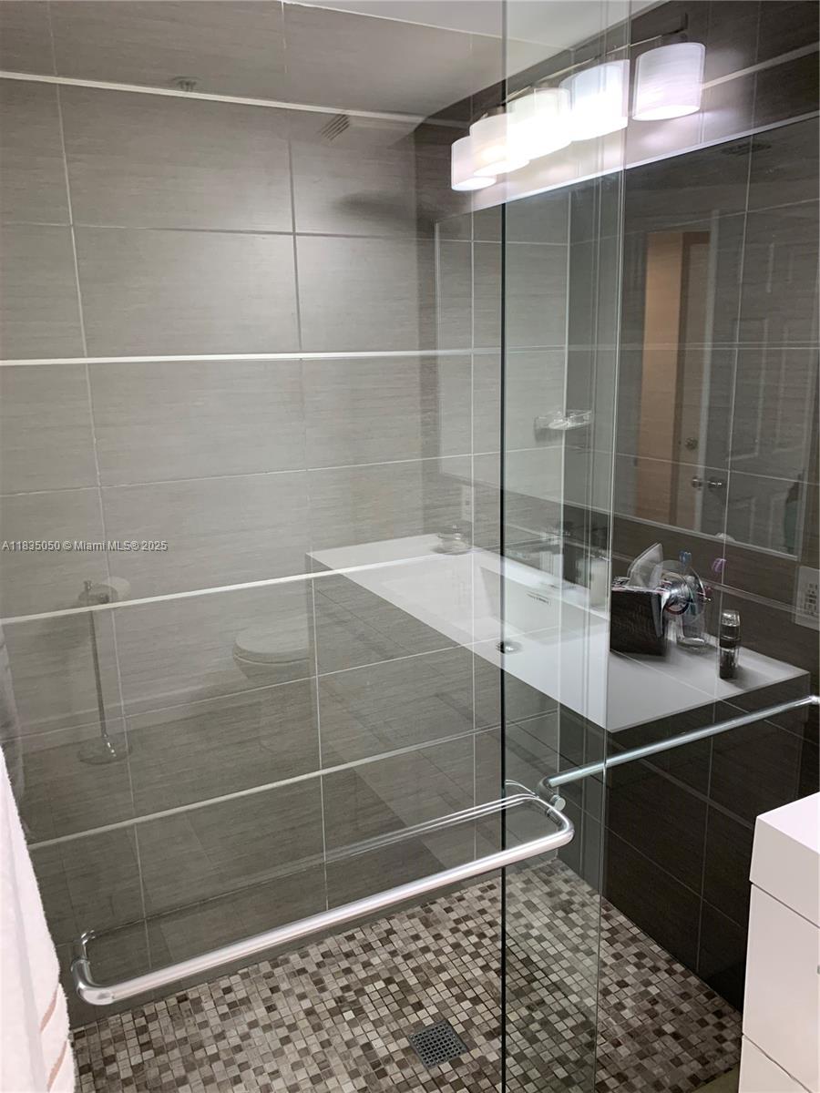 PORTO BELLAGIO CONDO - Residential Lease