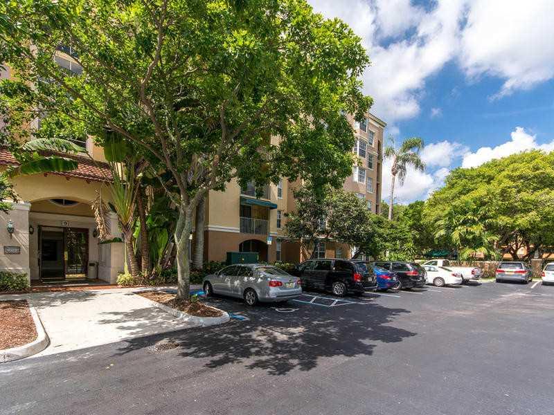 THE YACHT CLUB AT AVENTUR - Residential Lease