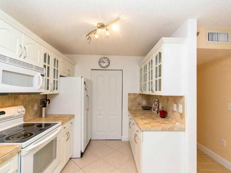THE YACHT CLUB AT AVENTUR - Residential Lease