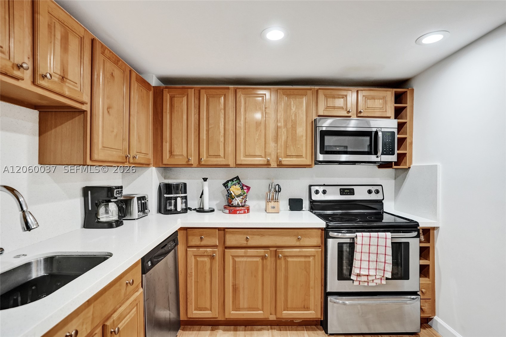 OCEAN VIEW TOWERS CONDO - Residential